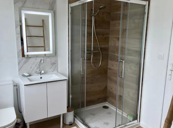 Hébergement de vacances Maison à 250m De La 6 Couchages *